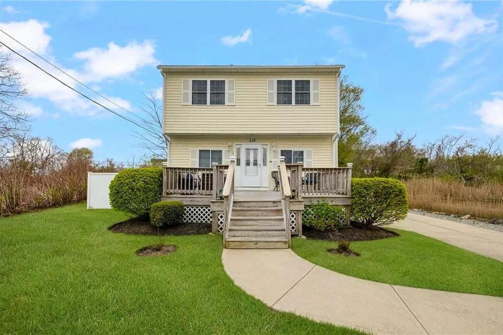 Seaside Serenity - Ocean view bliss near beach, Warwick
