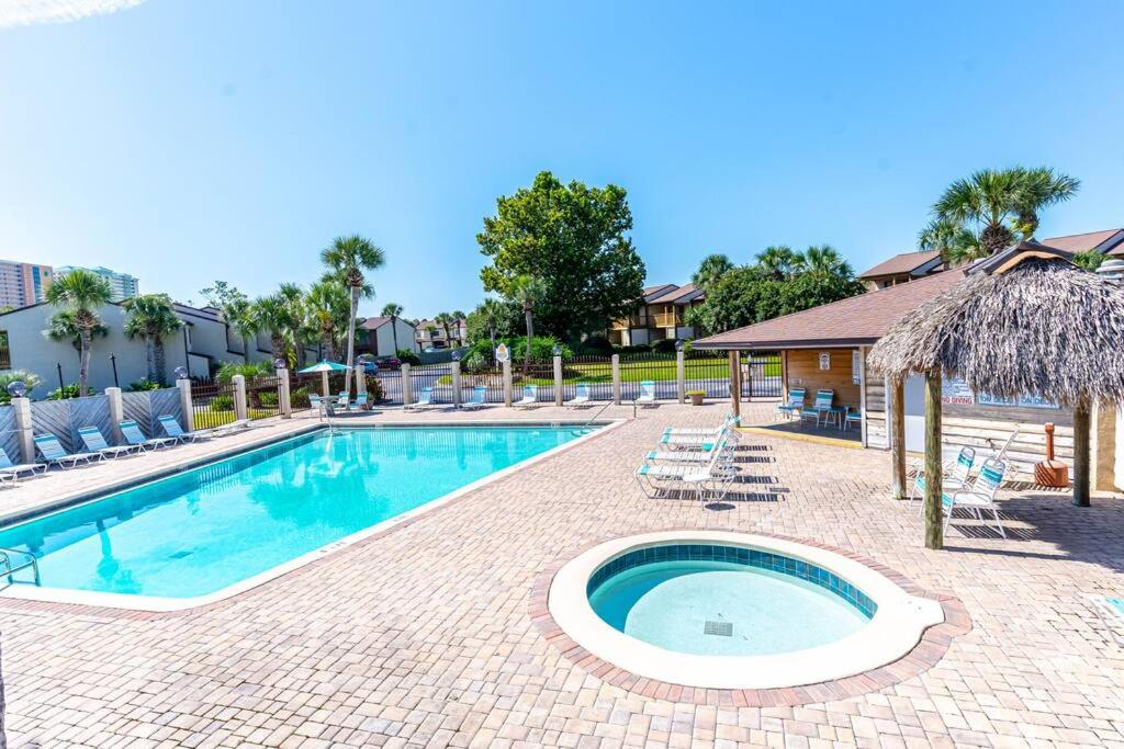 Across from West End Beach! Pet Friendly!, Panama City Beach