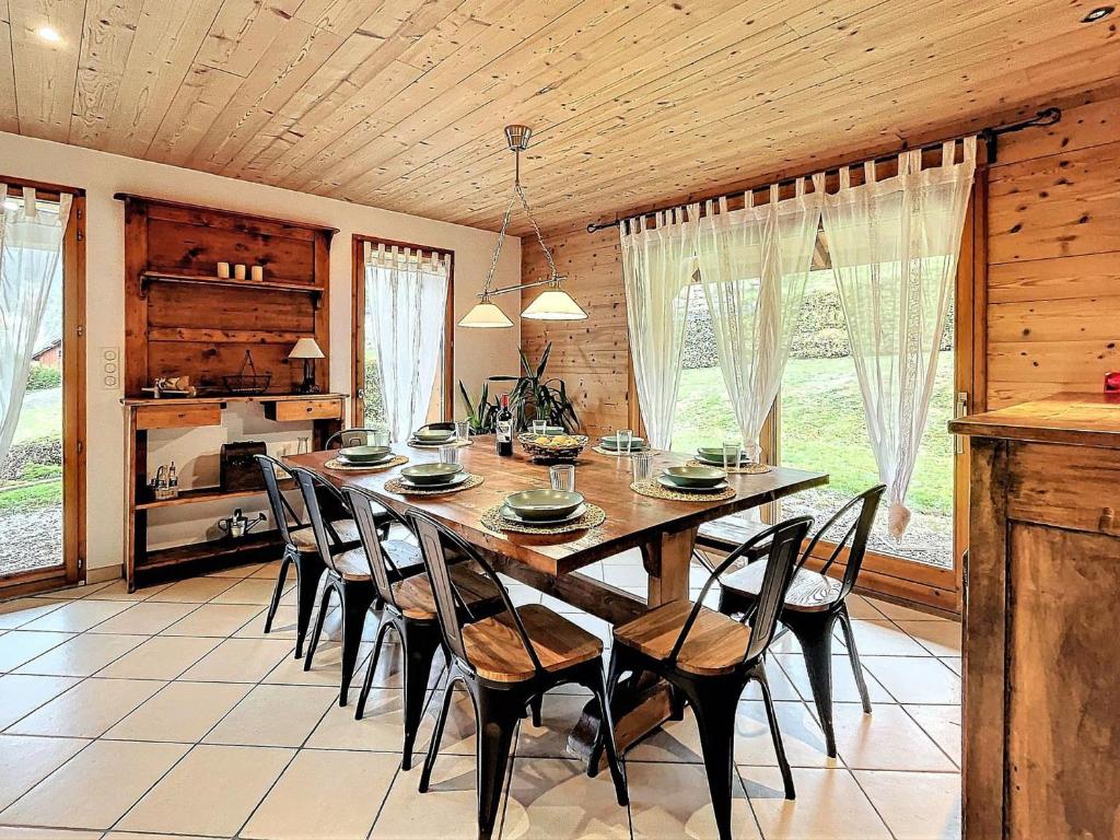 Chalet 4* chaleureux près des pistes avec parking et wifi pour 14 pers - 2