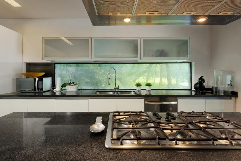 Casa Galo-Modern Retreat Overlooking Golf Course - 4