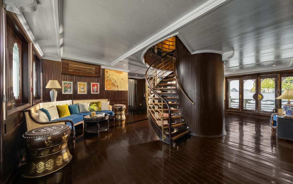 The Au Co Cruise – Managed by Bhaya Cruise