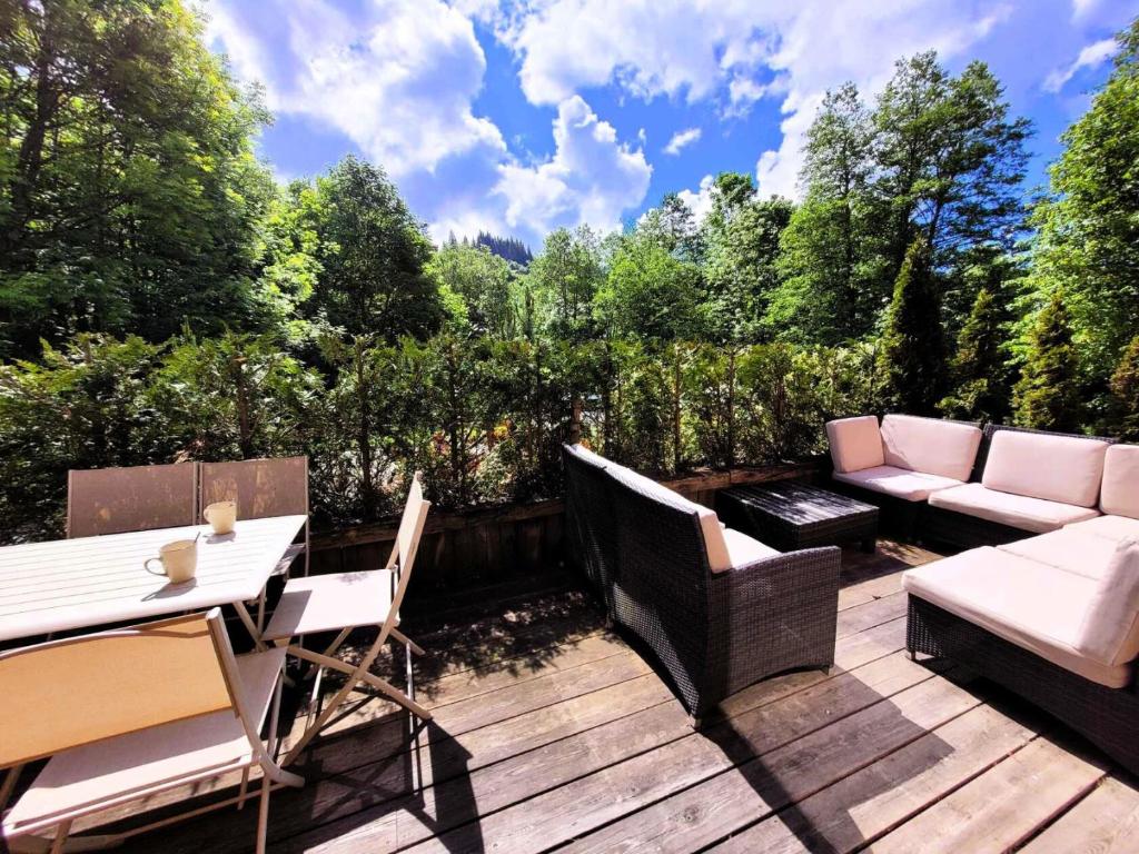 Résidence Le ChampÉ - Grand appartement de plain-pied avec terrasse MAE-3421, Les Gets