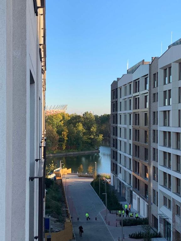 Perfect Location - Modern Riverside Apartment, Varsavia