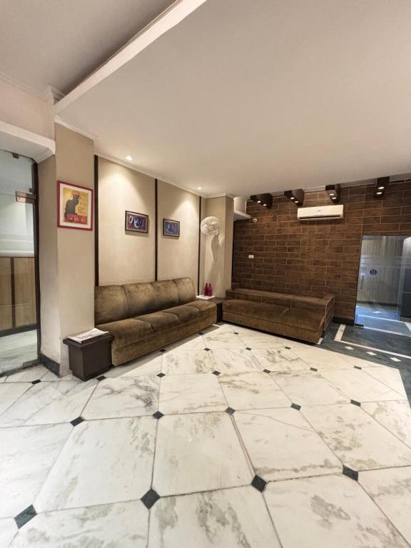 Status Business Hotel