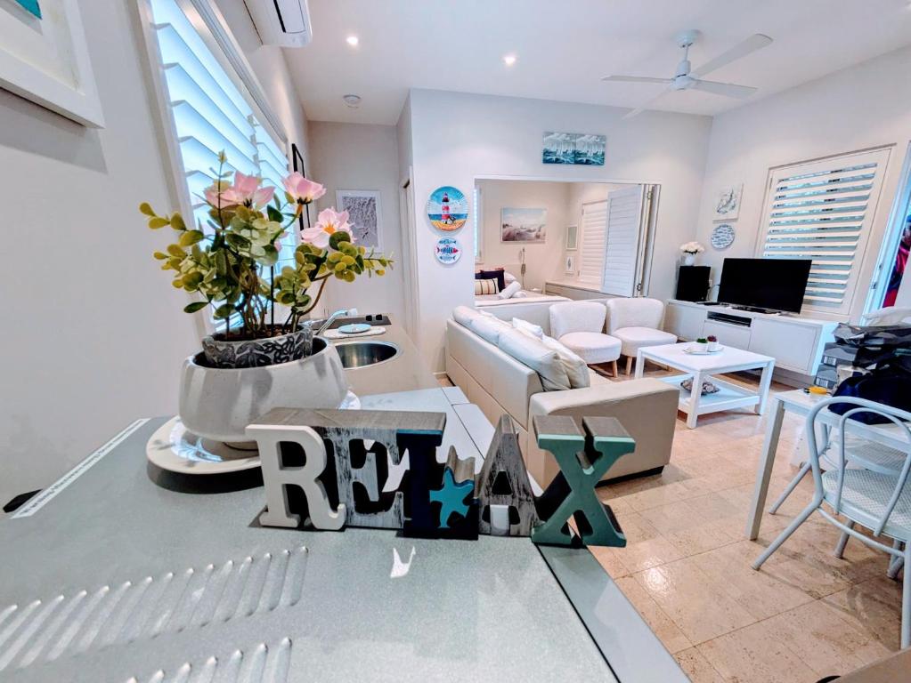 Beach Adjacent Apartment - Bluevista, Nelson Bay