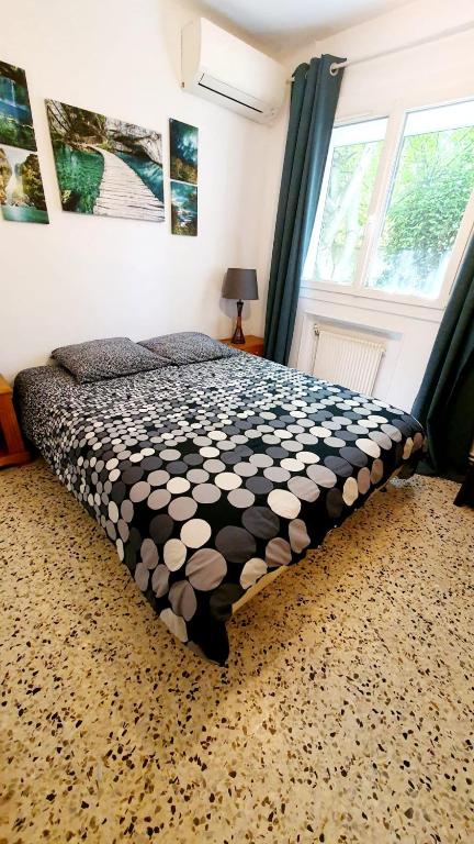 Bas de villa avec piscine - 3