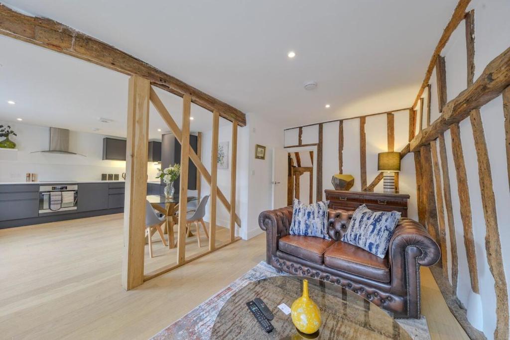 Luxury Character Apartment St Albans By Central Stays Short Lets & Serviced Accommodation With Free Parking, Saint Albans