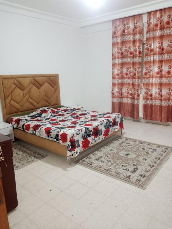Charmant Appartement 2 chambres avec Internet et Vue Panoramique - au Cœur du Quartier Prestigieux d'Ennasr 2, Proche de Toutes Commodités - Service Navette, Borj Turki