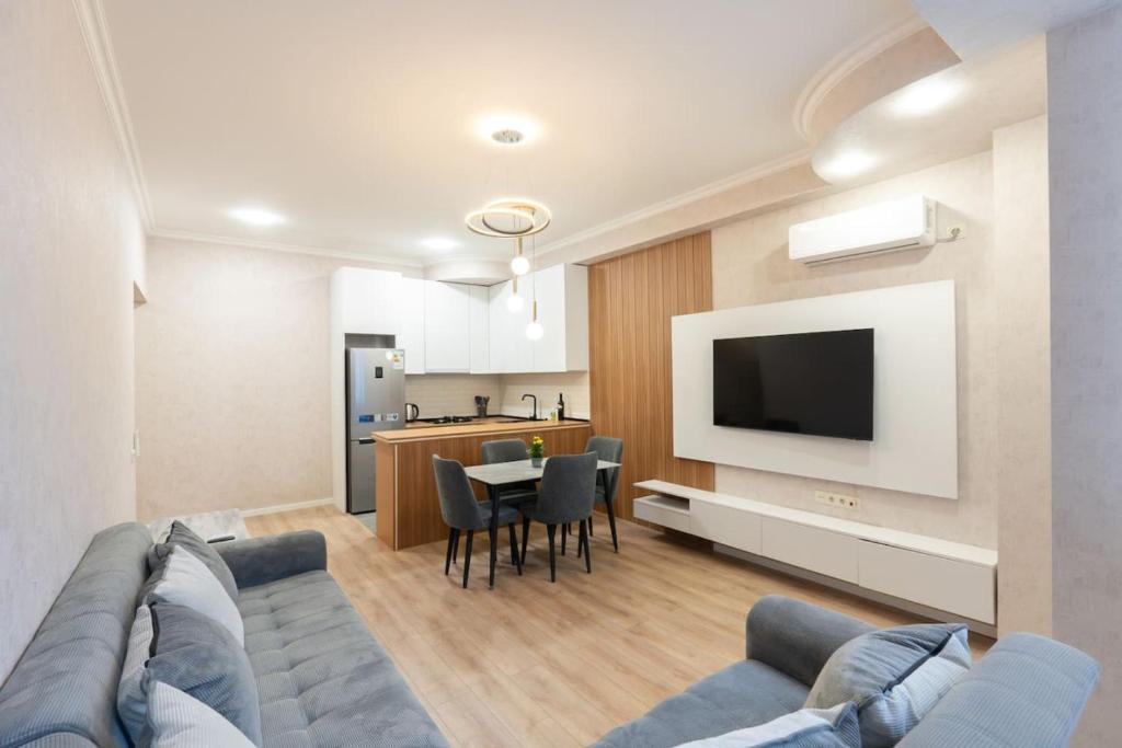The Vake Nest - Modern 2-Bedroom Apartment, Tbilisi
