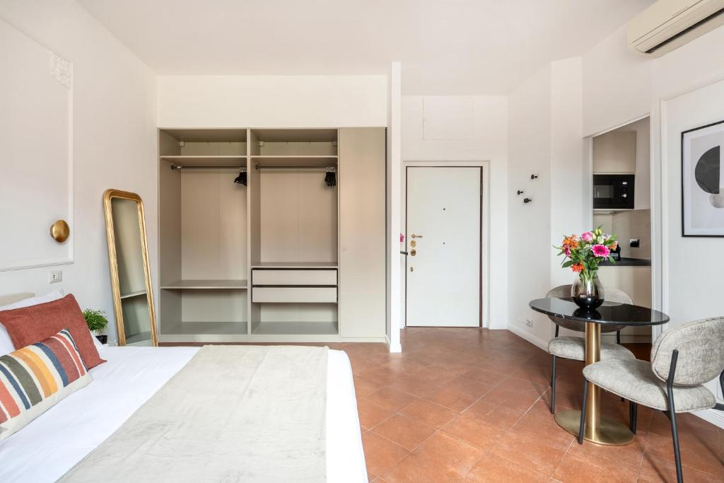 White Flat Termini - 2