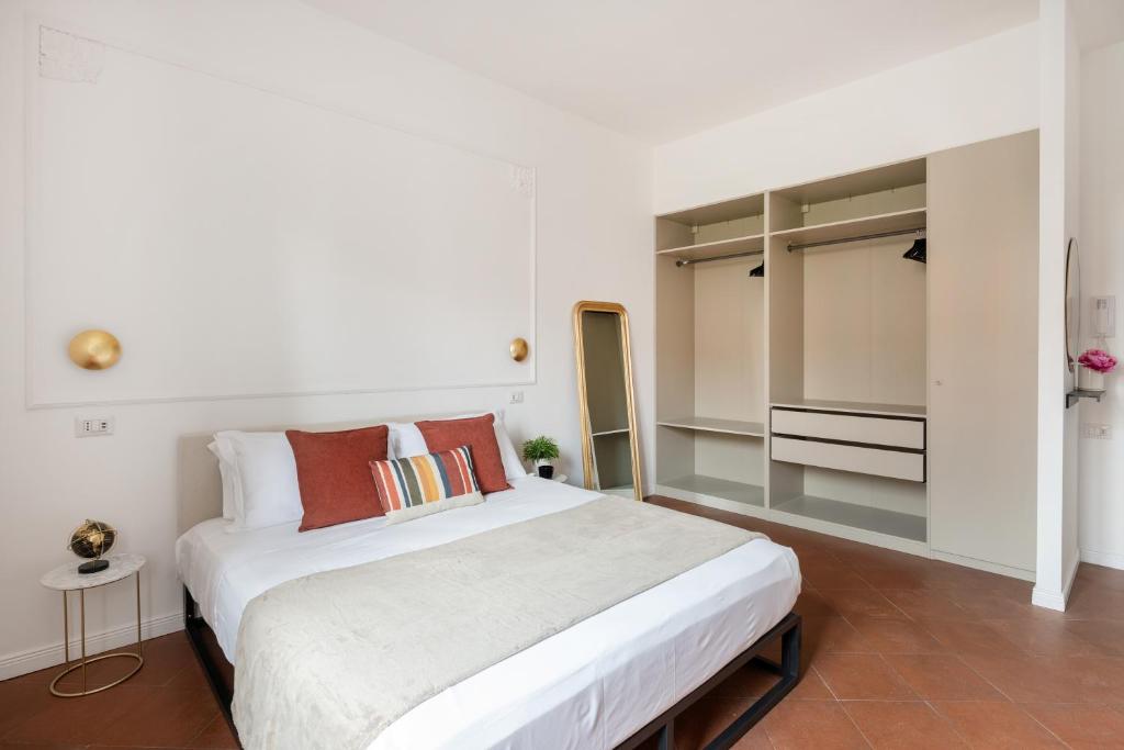 White Flat Termini - 3