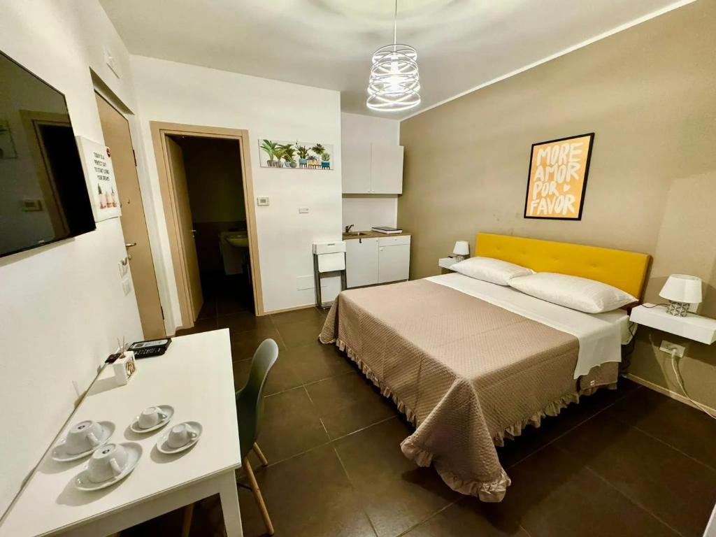 Cozy Studio in Salerno - 20 m² with Terrace, Salerno