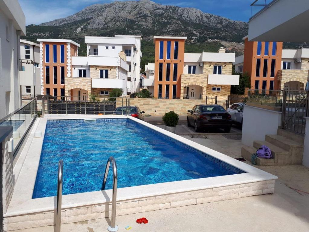 SeaCharm, Dobra Voda