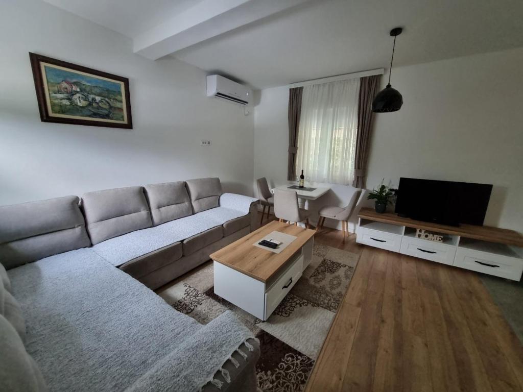 Apartment Matija Airport - 5