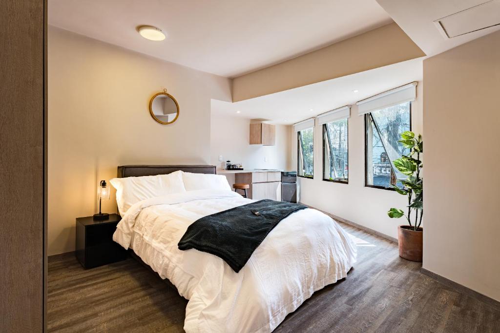 Tiny desk by VH, Mexiko