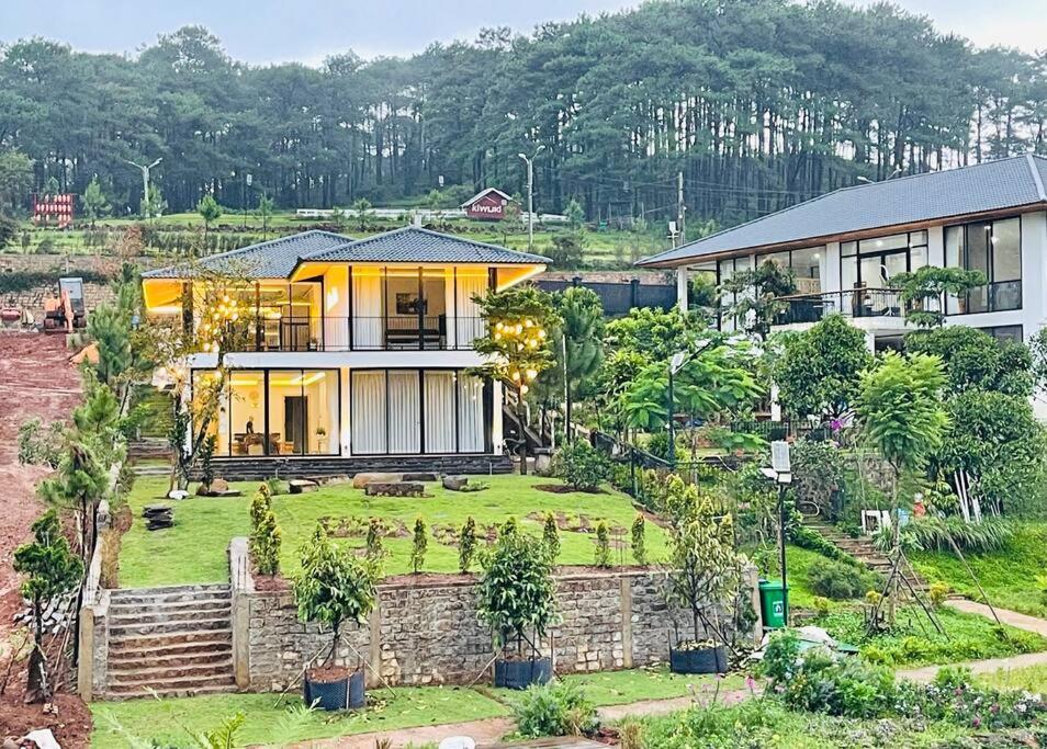 Pine Villa, Tang Jran Dring