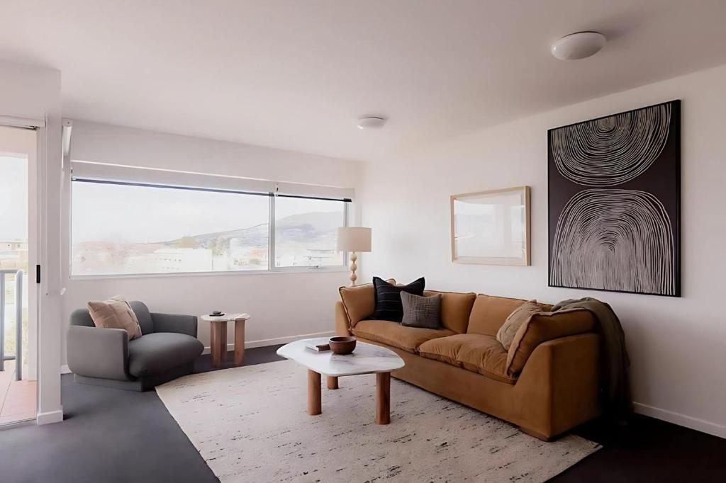 Battery Point apartment with river views, Hobart