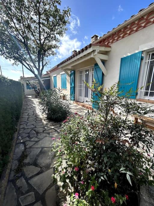 La villa bleue Arles jardin - 2