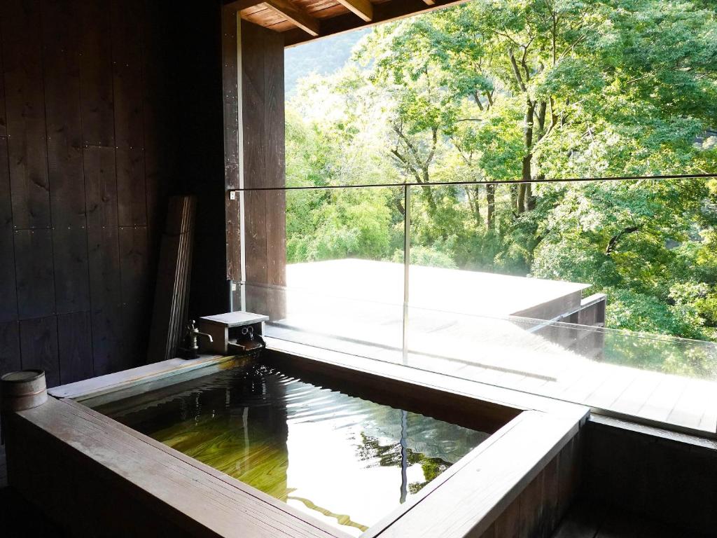 Open air bath