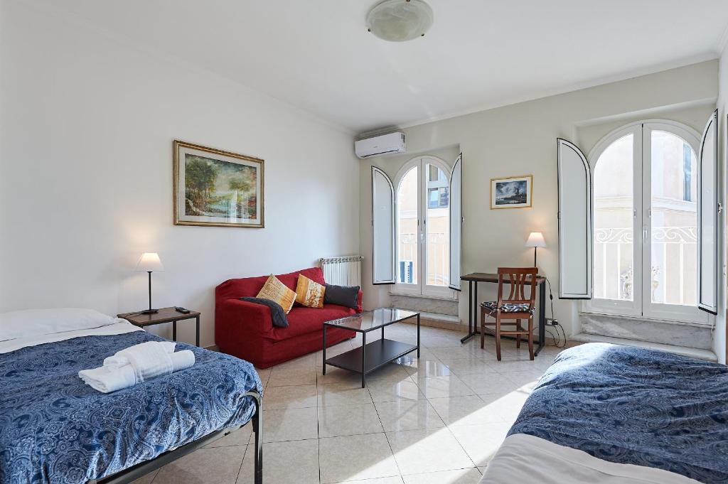 Close to the Spanish Steps, WIFI, Air Cond, 2 bedrooms - 4
