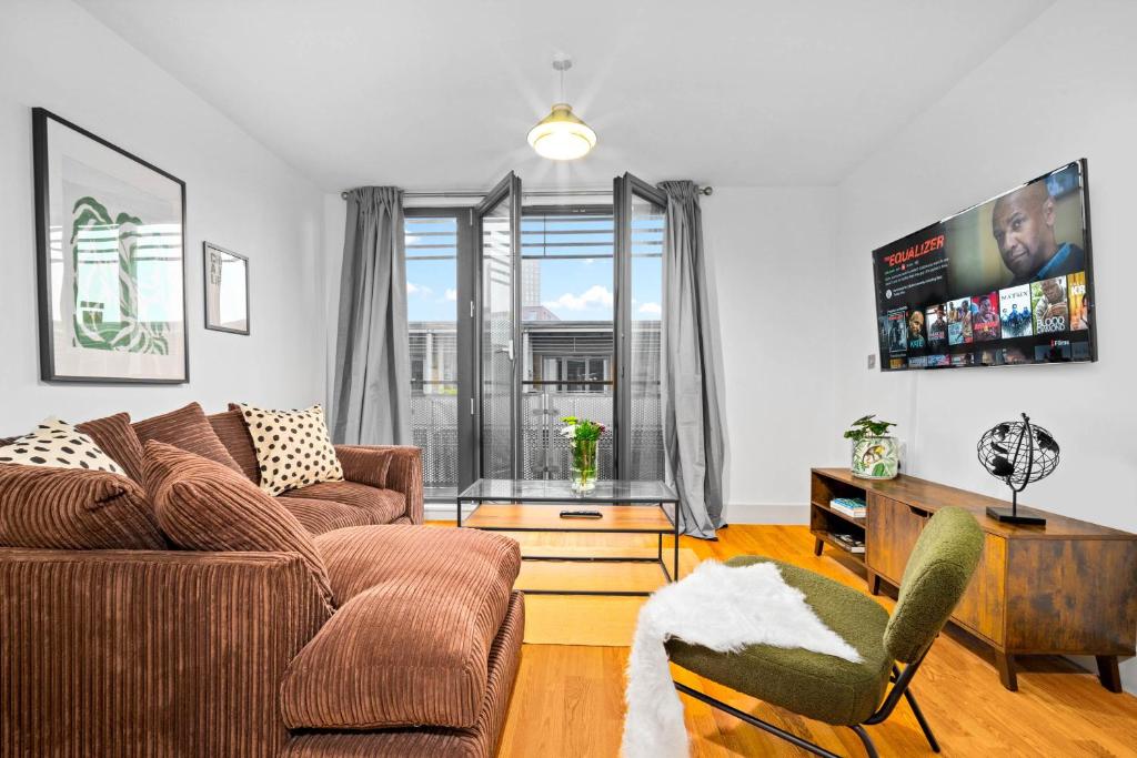 2-Bedroom Apartment in Heart of the City - China Town - Balcony - Secure Parking Included 48A, Birmingham