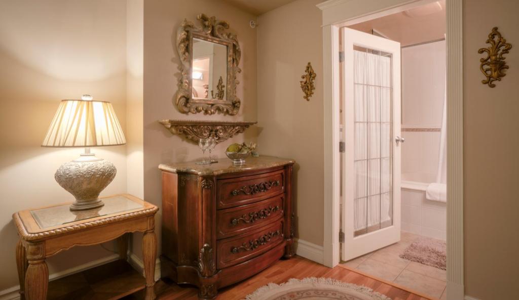 Crystal's View Bed & Breakfast photo