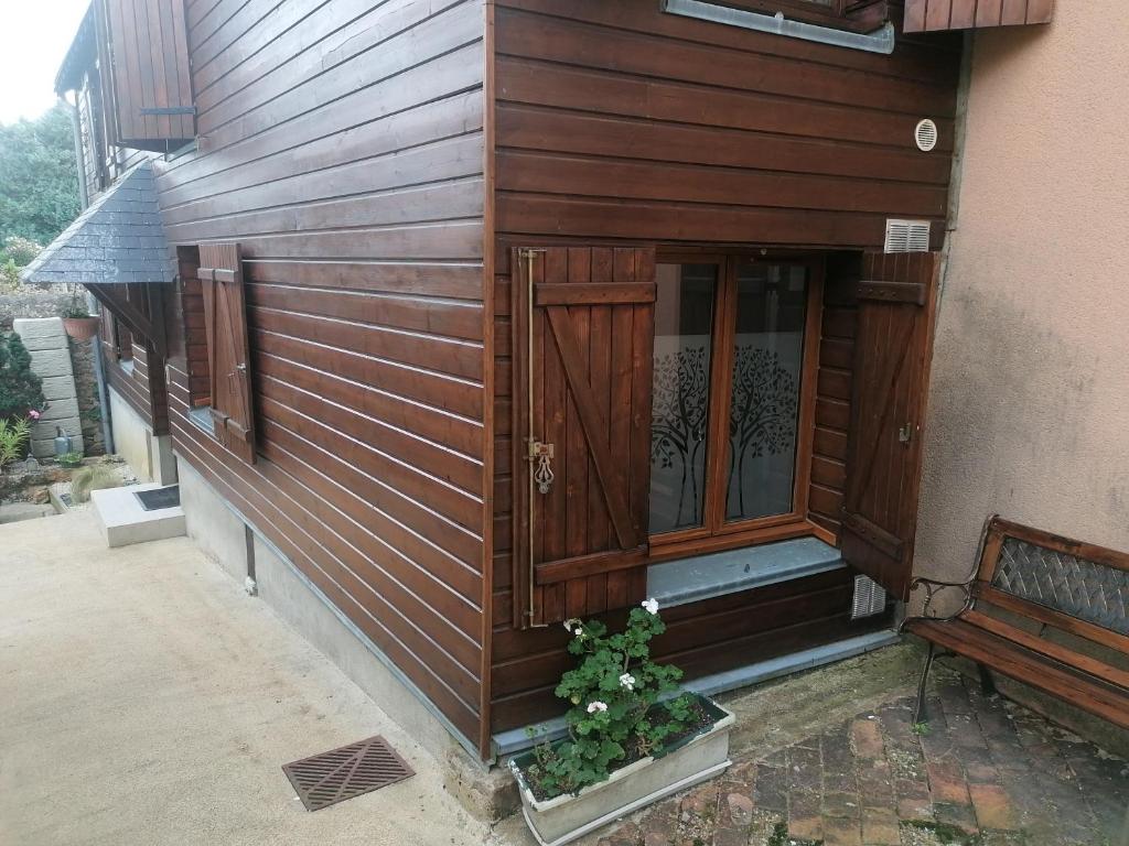 Le Petit Chalet -Appartement proche de la vieille ville , du centre ville et du Tram- PETIT DEJEUNER OFFERT - 2