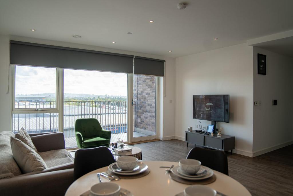 Luxora - luxury 2 bedroom property, Barking