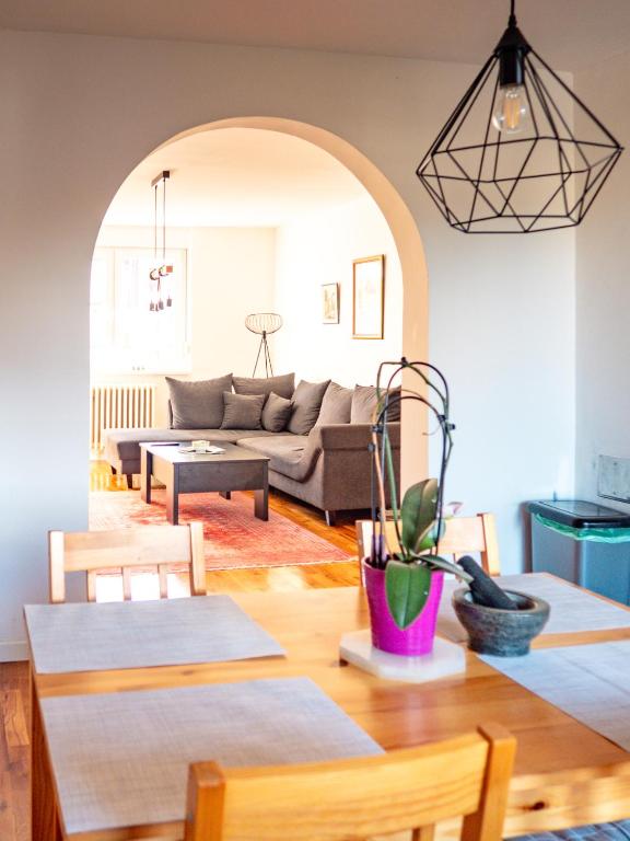 Spacious Cozy Cheyf - 2