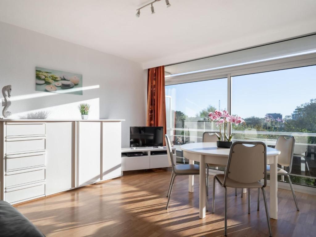 Apartment Appartement 64-202 by Interhome, Bredene