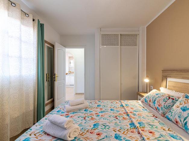 Bright apartment with sea and montain view at Los Cristianos - 4
