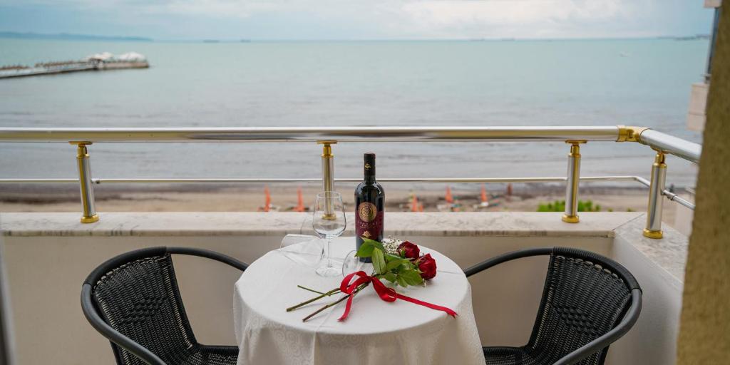 Hotel Edart — Hotel rooms in Durres, Durres