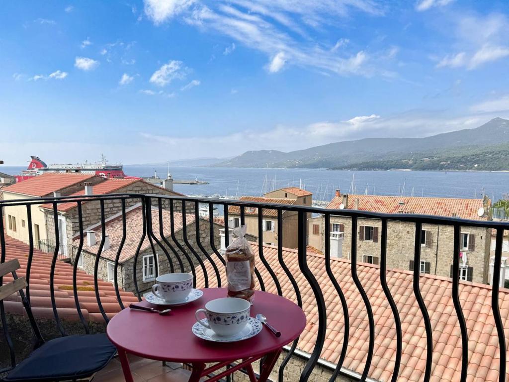 Joli T3 moderne avec vue imprenable sur la mer, Propriano