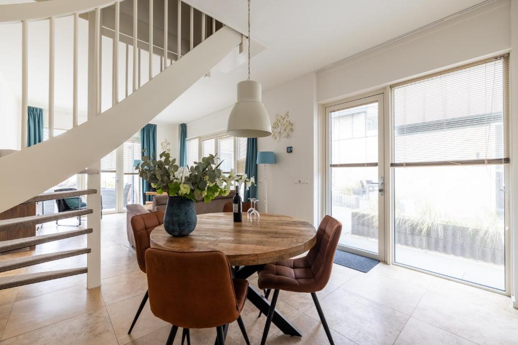 Maanlicht by Droomvilla, Egmond aan Zee