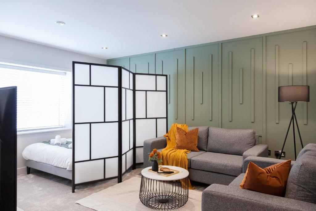 2-3 Bedroom Apartment- Long Term Stay Rates- Contractors-Professionals, Leeds