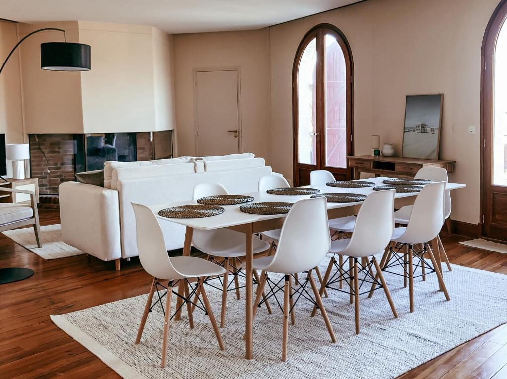 Le Coolin Loft, Vue et Acces directe à la plage, immense terrasse, place des landais Hossegor, quartier très animé, idéal pour un séjour entre amis - 4