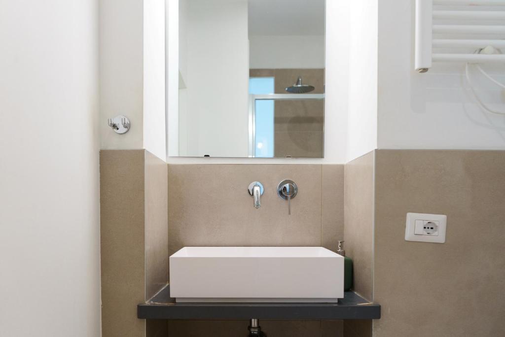 Area Milano Apartments - Tadino 17 close to Central Station - 4
