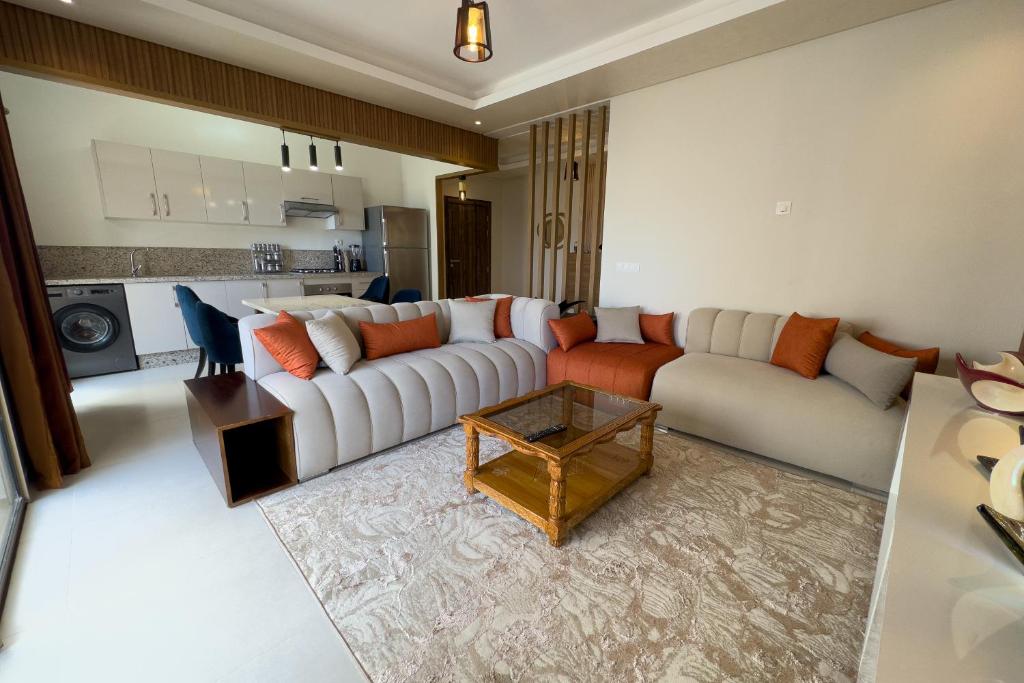 Agadir Anza, Agádir