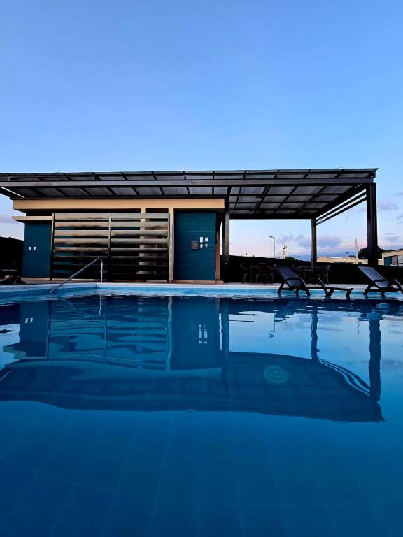 Casa vacacional de 3H a 2 m del aeropuerto El Edén en Tebaida, Quindío, con piscina y excelente ubicación - 1