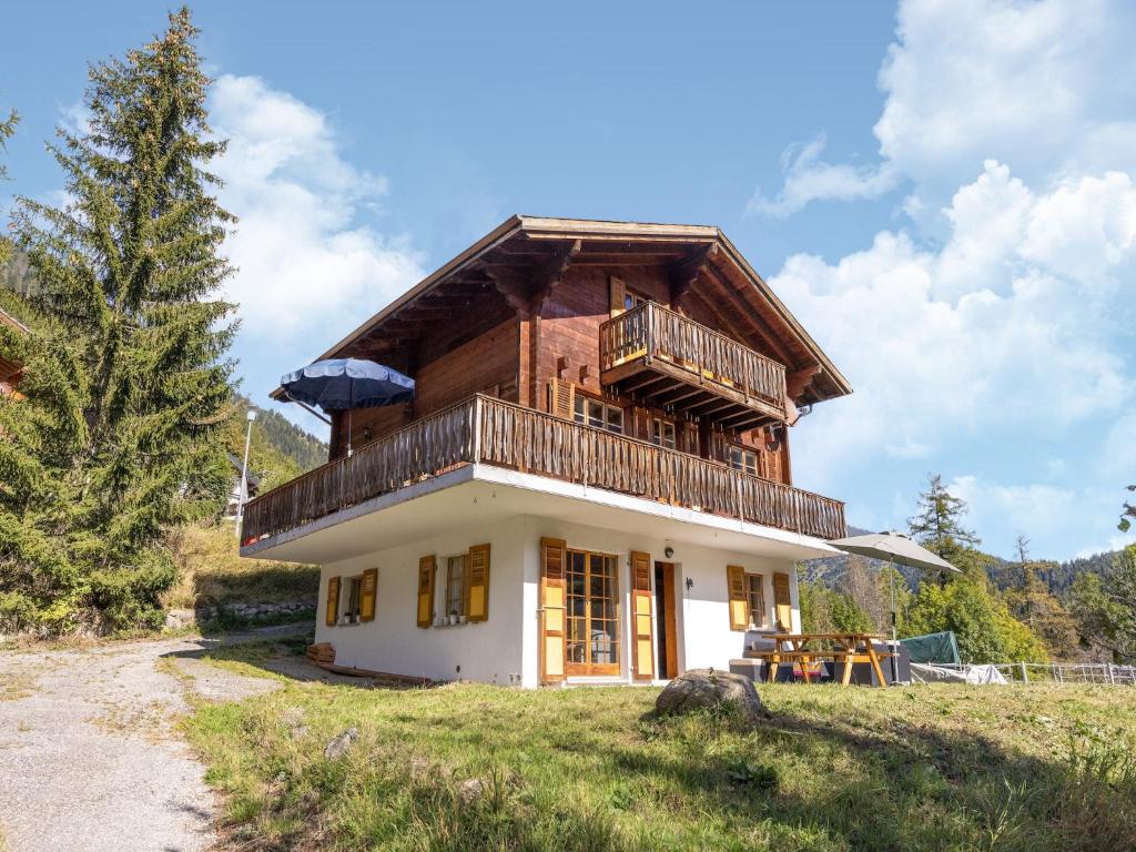 8p Chalet in the mountains near Fiesch ski area - 1