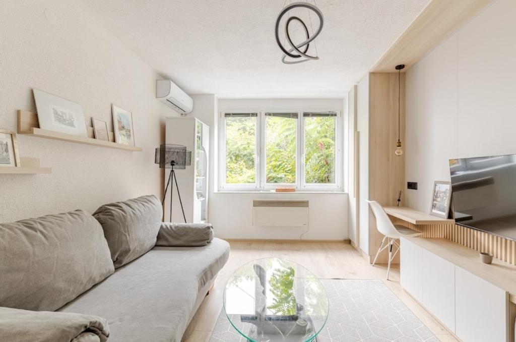 New place - Dr House, Sarajevo