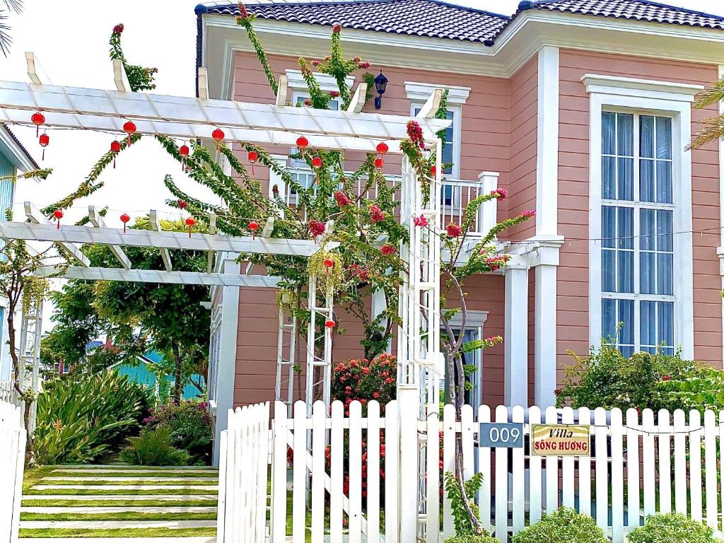 Novaworld Phan Thiết - Villa Song Huong, Bình Tú