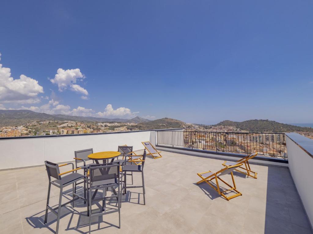 Cubo's Urban Sky Terrace View Apartment - 4