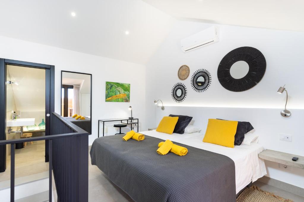 Home2Book Modern Design Seaview Apt, Pool&Terrace - 3