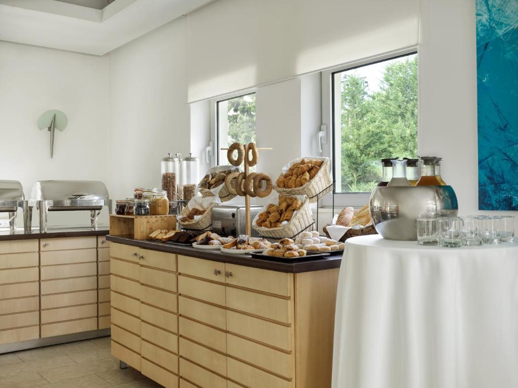 Athens Civitel Esprit dining