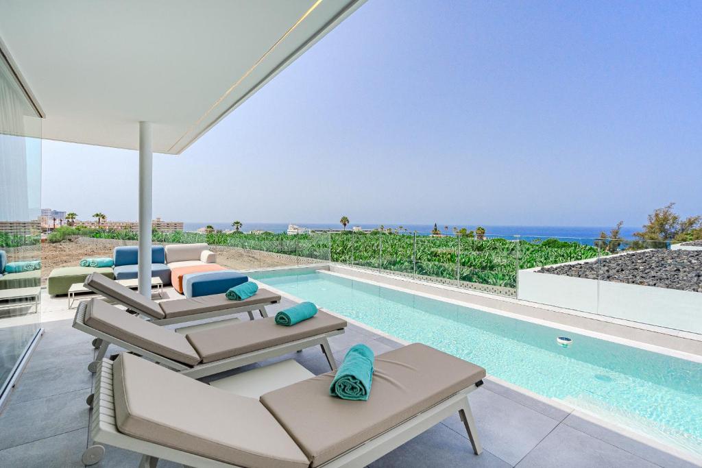 Villa Bellavista - infinity heated pool, panoramic views and BBQ - 2