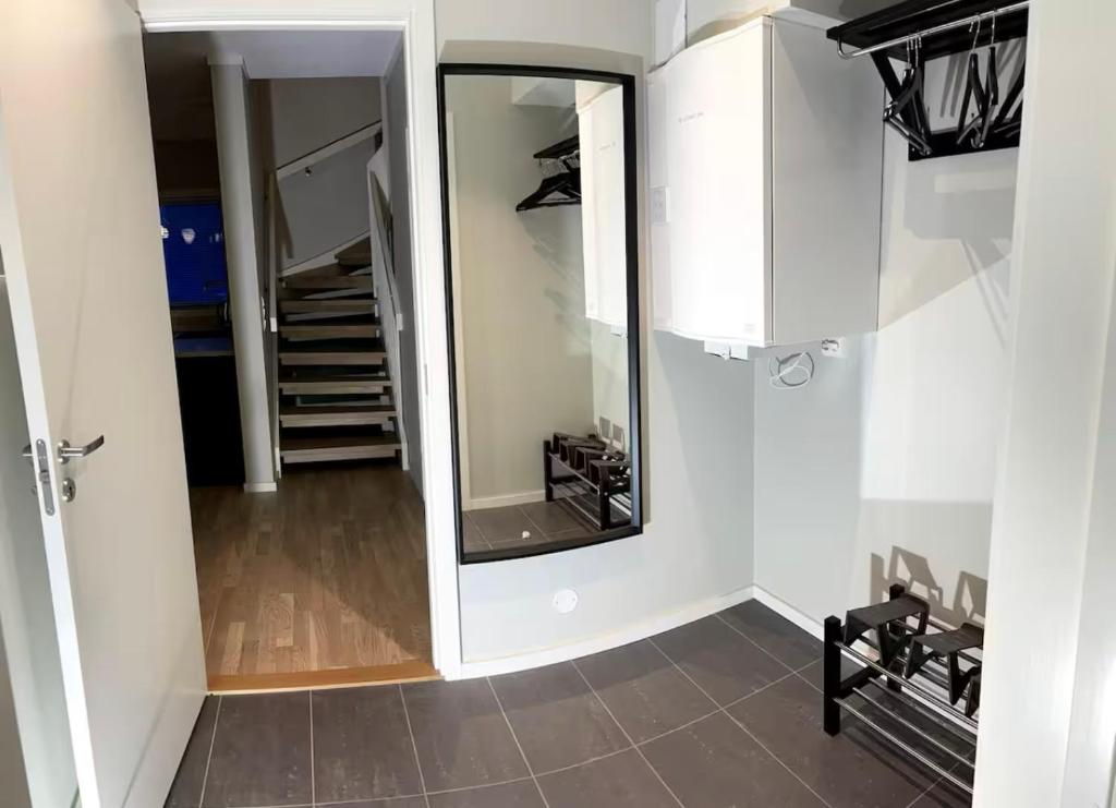 NEW Duplex Apartment Near the city with Free Private Parking