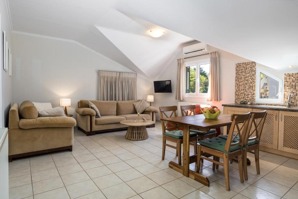 Attic Retreat, Argostoli