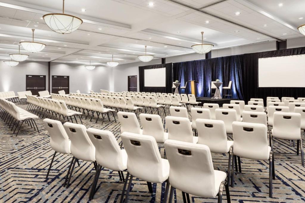 Tárgyalóterem/bálterem