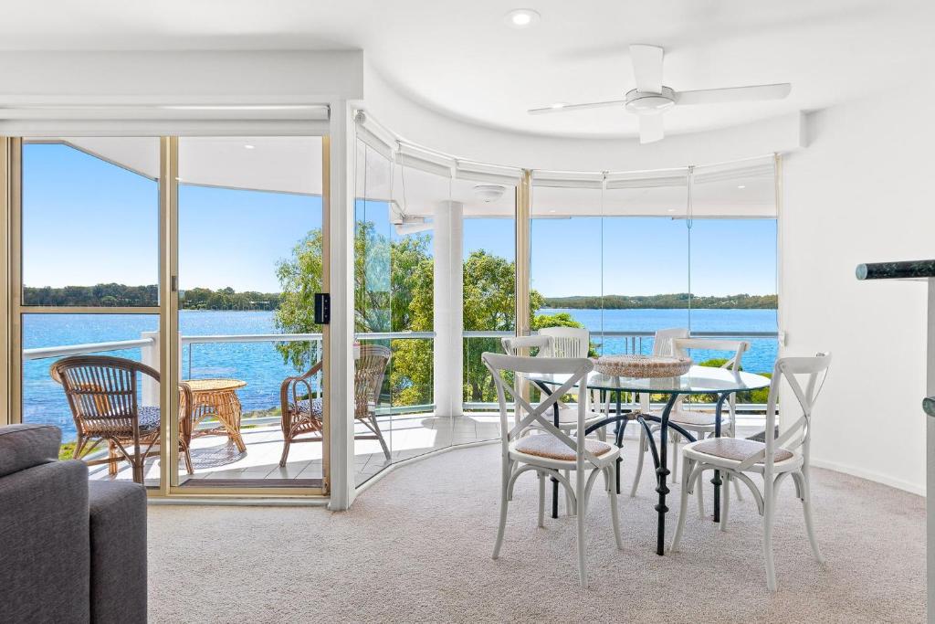 Spinnakers Reach Unit 9 managed by Batemans Bay Accom, Batemans Bay